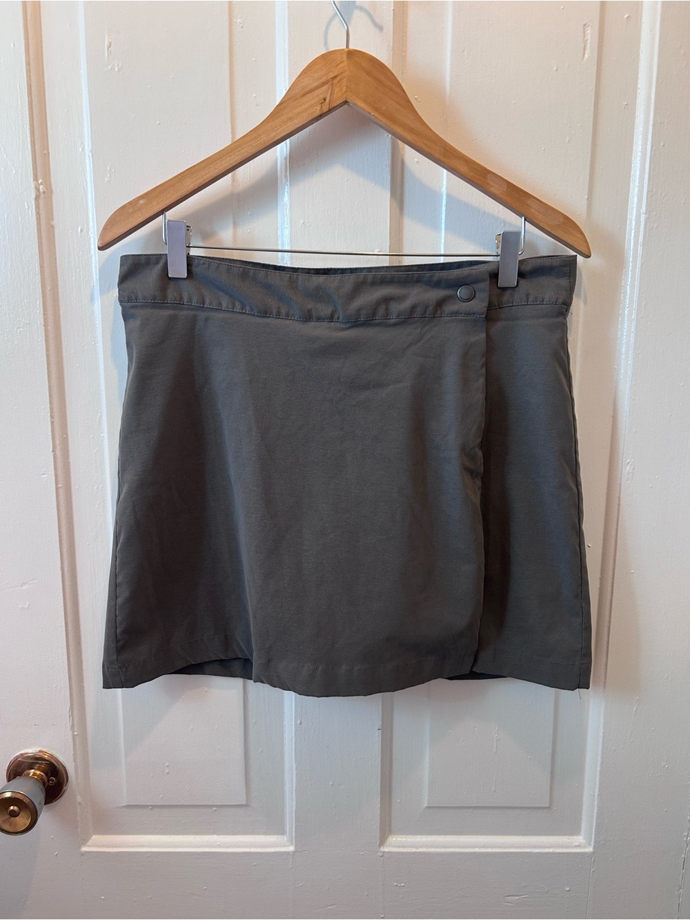 Columbia Women's Olive Green Athletic Skort